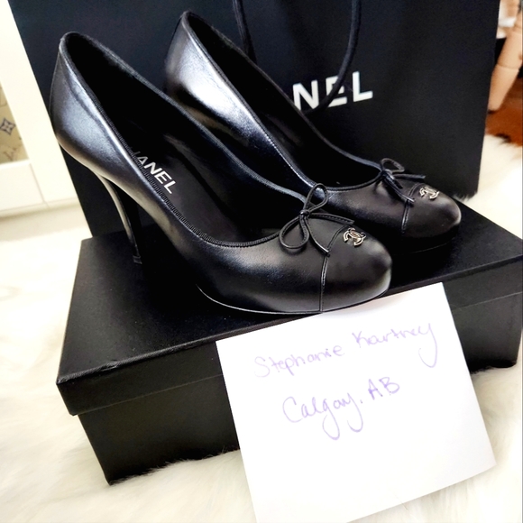 CHANEL Shoes - Sold 🌸 CHANEL leather pumps